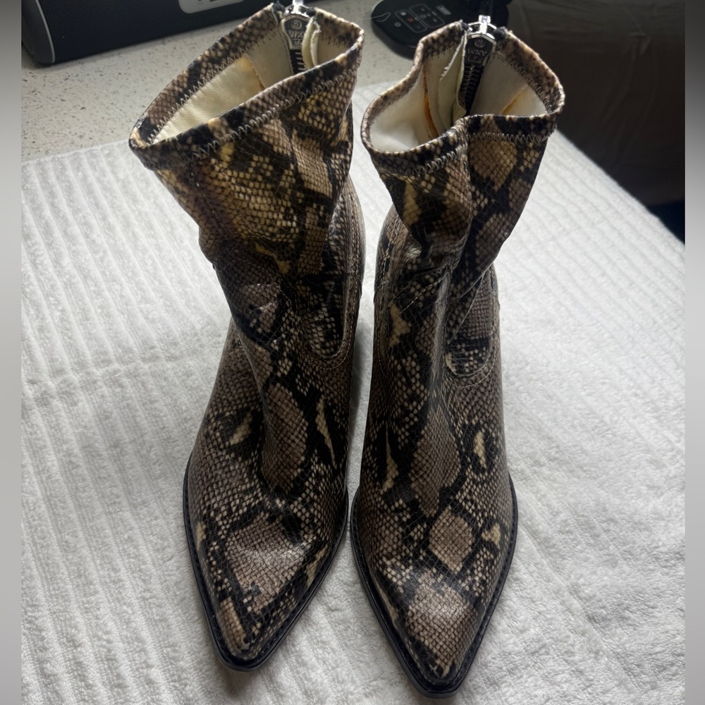 Dolce Vita Shanta Ankle Boot, Black/White Snake Print, Women's